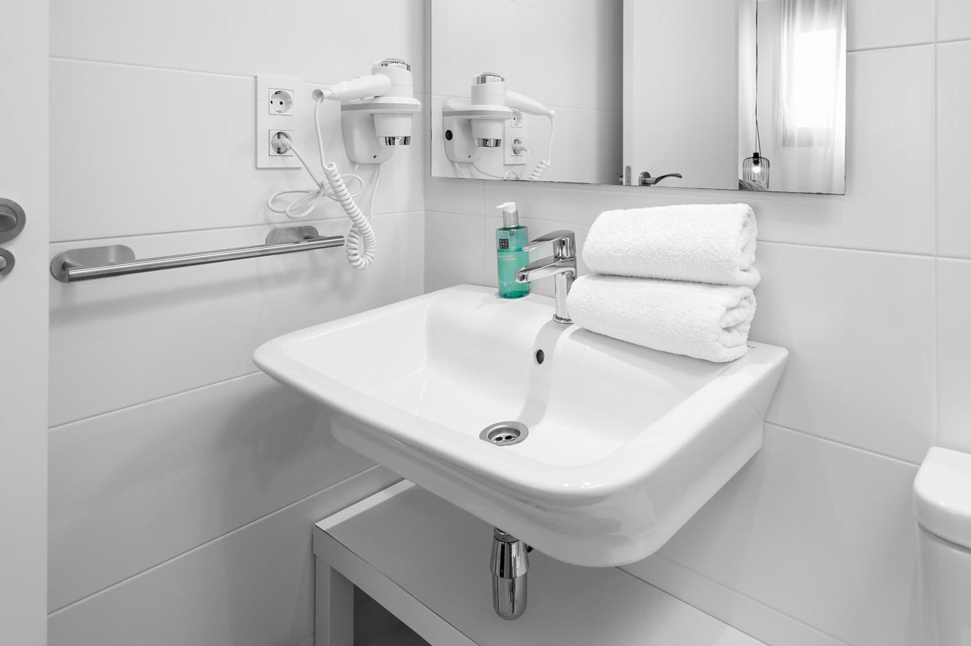 Apartamentos Isabella By Concept Flats غرناطة المظهر الخارجي الصورة
